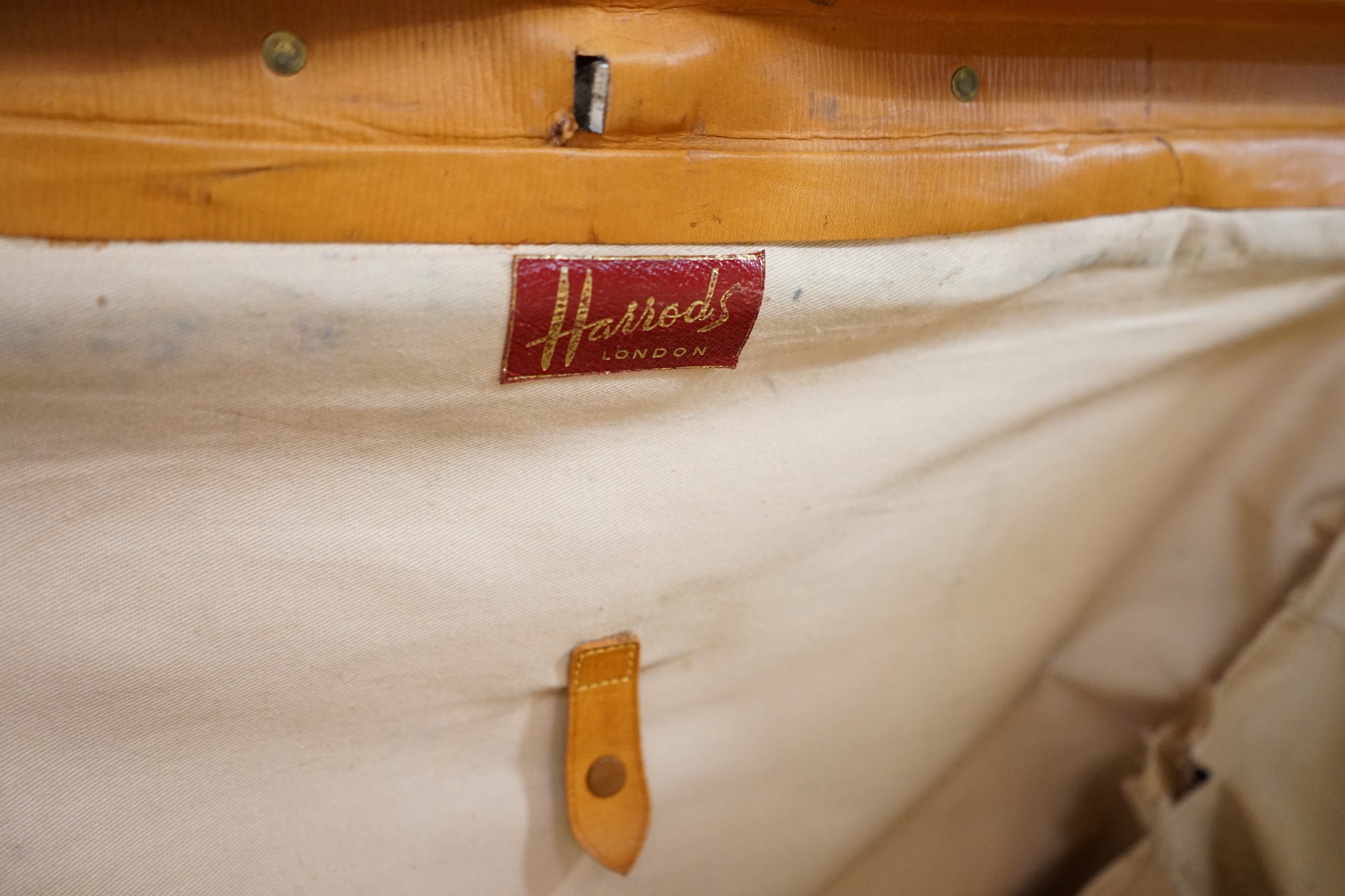 A large vintage tan leather Gladstone bag with Harrod's retail label, width 68cm, height 30cm